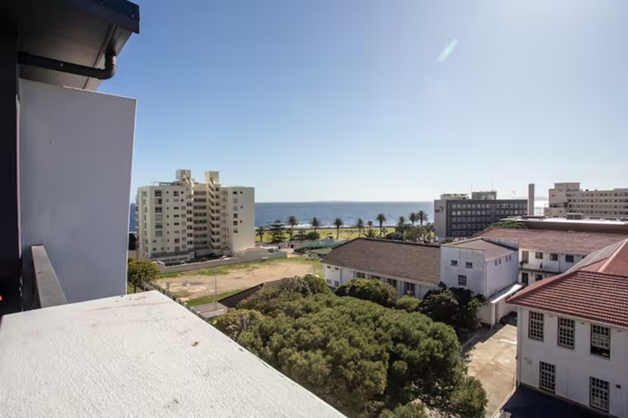 1 Bedroom Property for Sale in Sea Point Western Cape